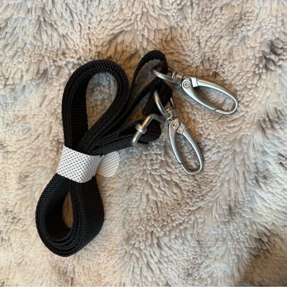 Baggallini triple zip belt bag - Picture 3 of 8